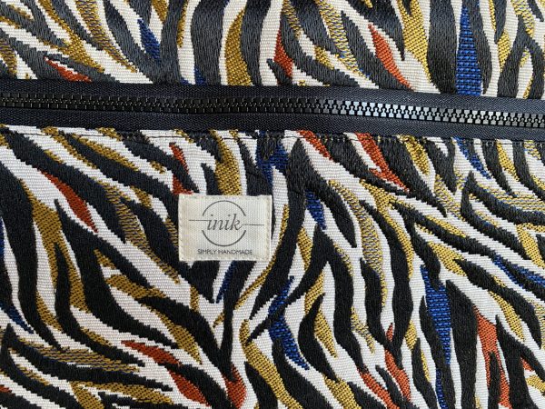 Tote Bag με πάτο zebra color