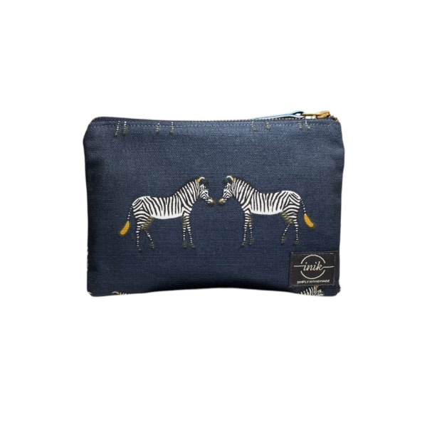 Χειροποίητο πορτοφόλι από ύφασμα με σχέδιο ζέβρες σε μπλε φόντο – Inik Handmade