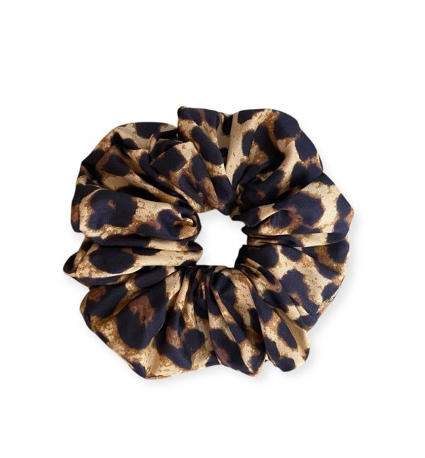 Χειροποίητο scrunchie με animal print leopard σχέδιο σε γήινες αποχρώσεις, από την inik.gr