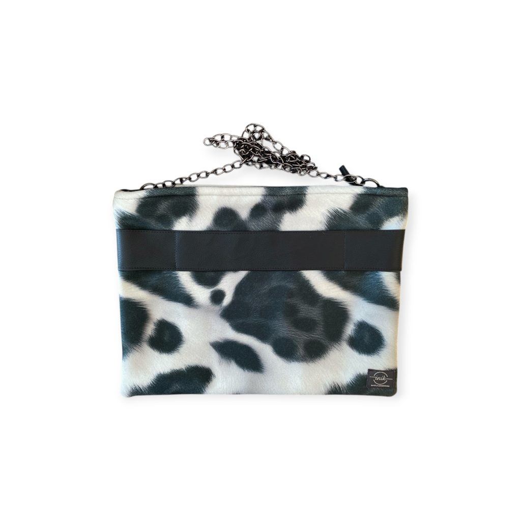 Τσάντα ώμου με σχέδιο αγελάδας και μαύρη δερμάτινη λεπτομέρεια