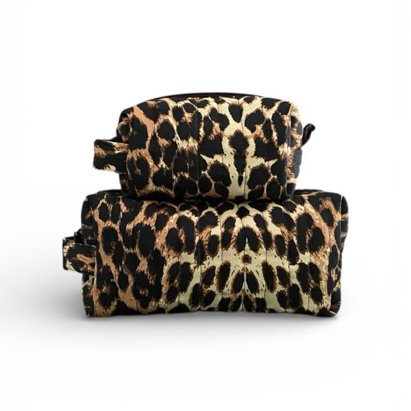 Leopard Classic χειροποίητο καπιτονέ νεσεσέρ με λεοπάρ σχέδιο, διαθέσιμο σε small και medium μέγεθος.
